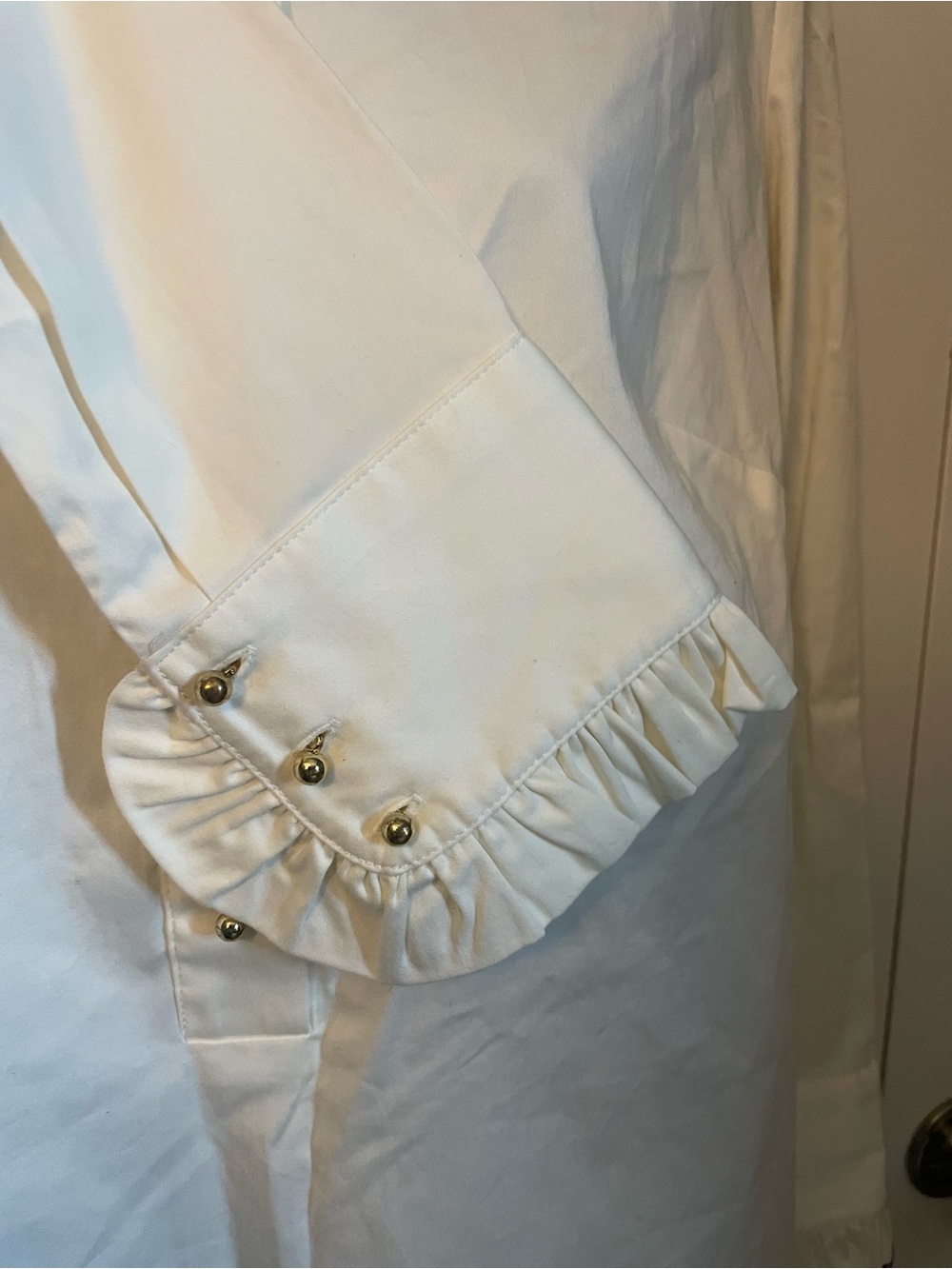 Elizabeth McKay White Blouse Gold Dangle Buttons Ruffle Cuff and Collar 10 - Picture 3 of 5